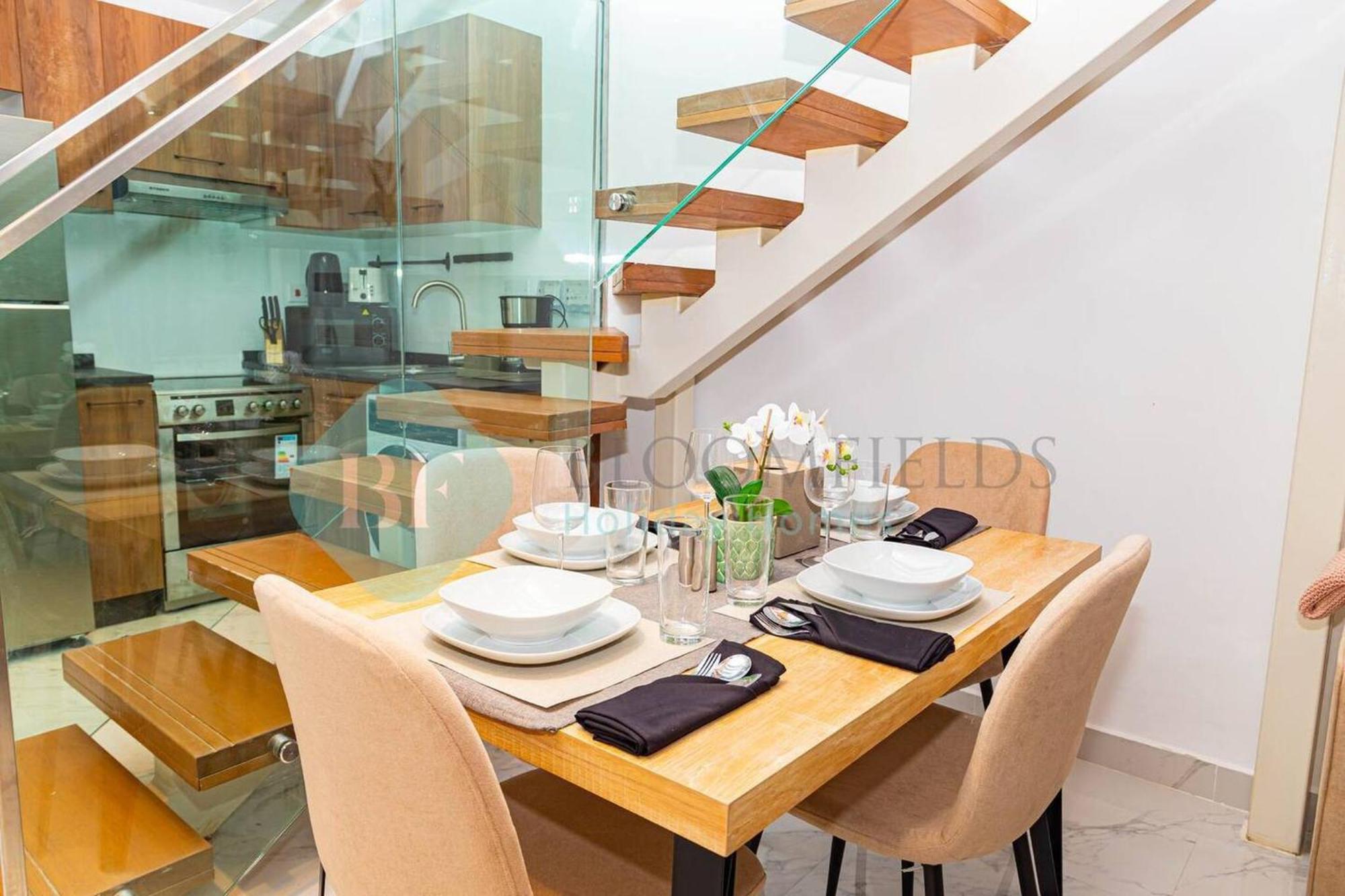 Appartamento Bloomfields 2br Duplex View Oasis Masdar Abu Dhabi